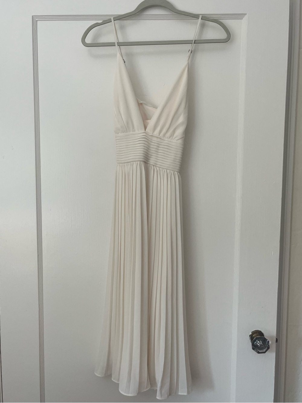 Lulu's Ivory Pleated V-Neck Spaghetti Strap Cross Back Midi Dress